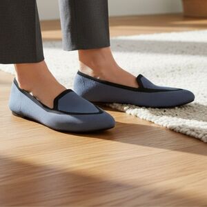 Birdies Women's Dark Blue and Black Washable Wear Everywhere Flat Size 6